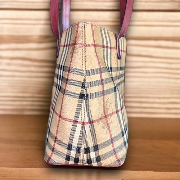 Burberry Tote in Haymarket nova check leather classic luxury that is always in! - Picture 3 of 10